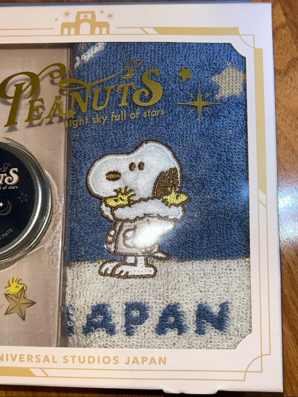 Brand New in Box Universal Studios Japan Peanuts Snoopy Hand Cream and Towel Set